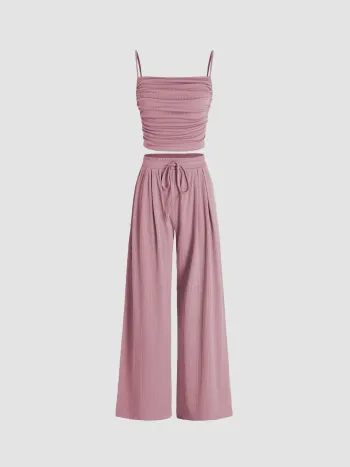 Passendes Set aus Tops mit quadratischem Halsrand und Rüschen und Hose mit elastischem Bund