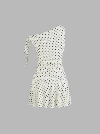 Strampler mit Polkadots, asymmetrischem Hals und Rüschen