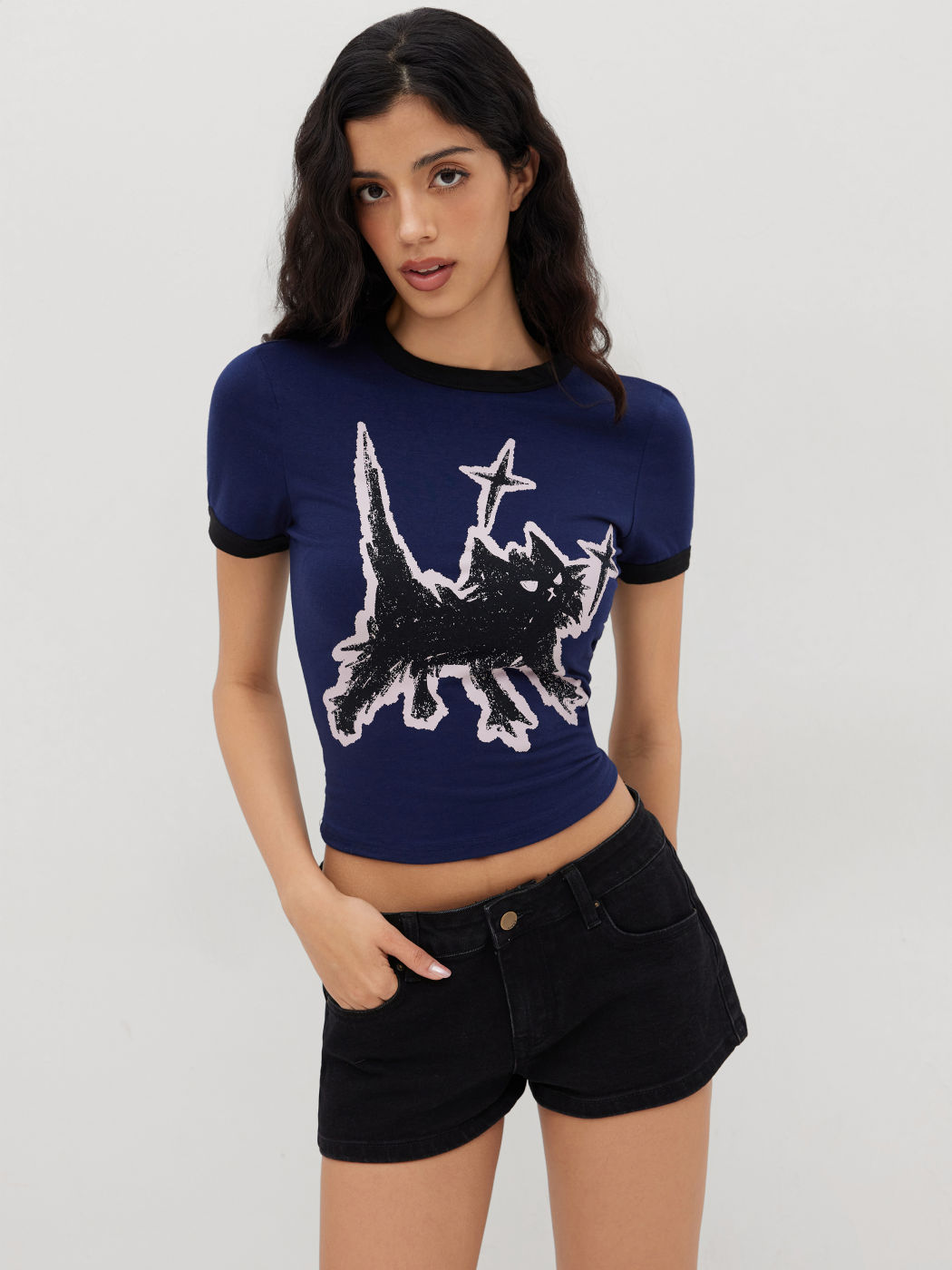 T-Shirt mit Katzenmuster, runder Halsrand und kurzen Ärmeln