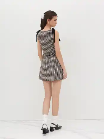 Mini-Kleid mit runder Ausschnitt, Gingham-Muster, Schleife und Rüschen