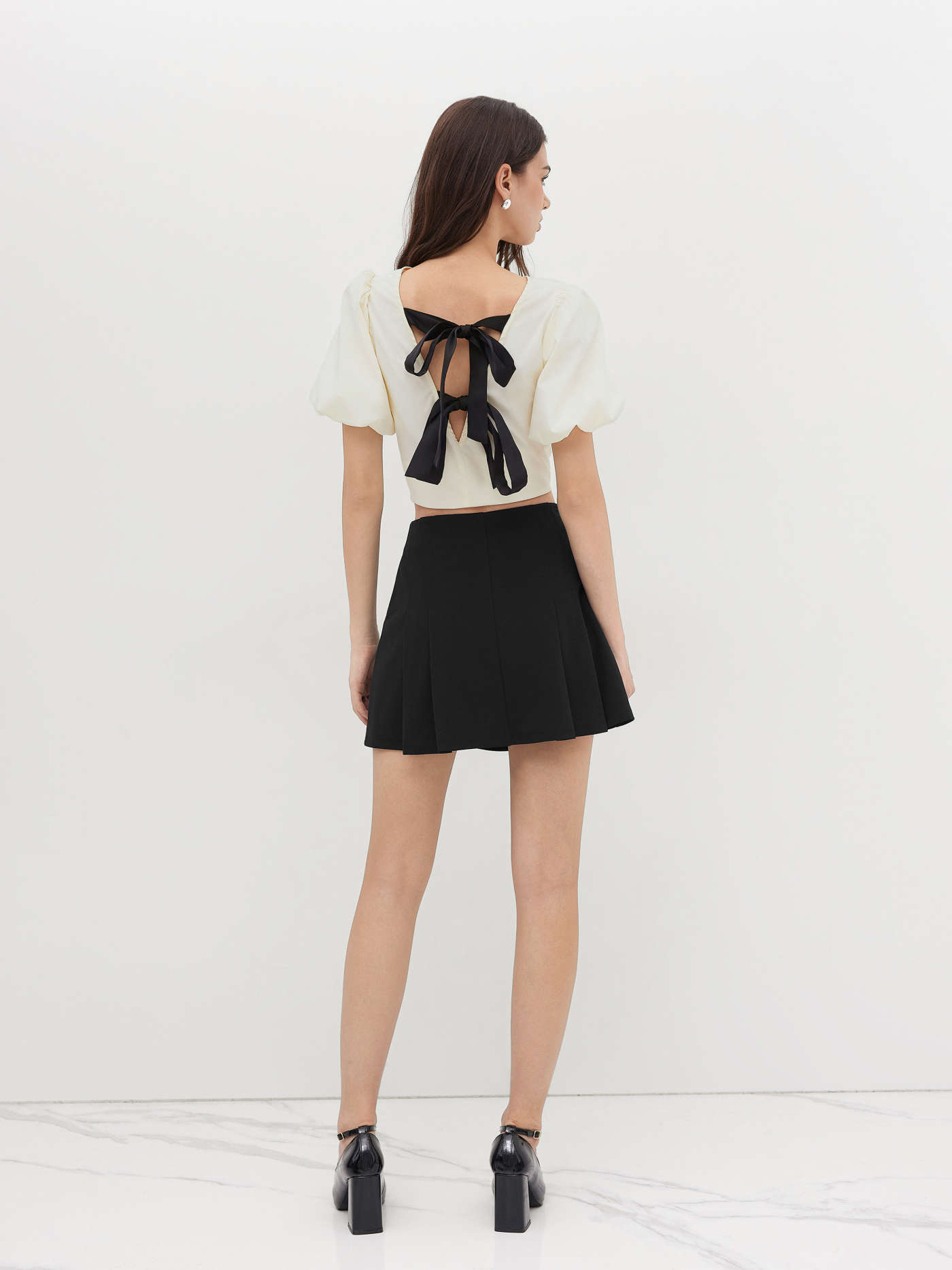 Mid Rise Pleated Mini Skirt