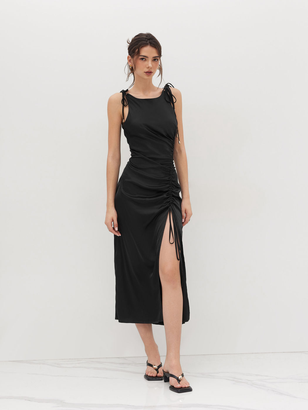 Satin Maxikleid mit Bootshals, Knoten, Rüschen, Zugverschluss und Schlitz