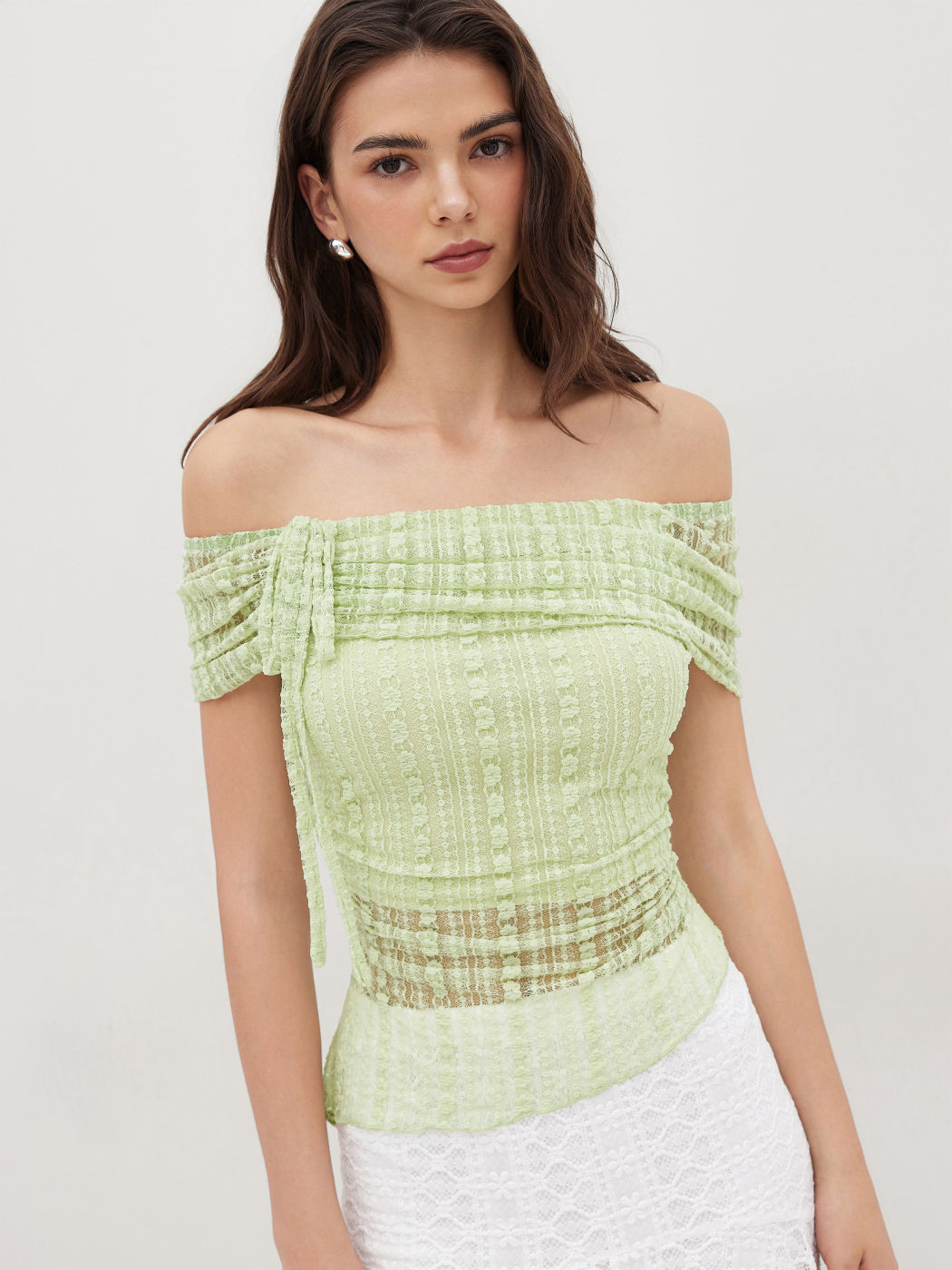 Spitzen-Off-shoulder-Top mit asymmetrischem Saum