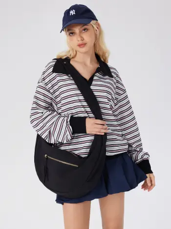 BORSA A TRACOLLA IN NYLON CON CINTURINO REGOLABILE A MEZZALUNA