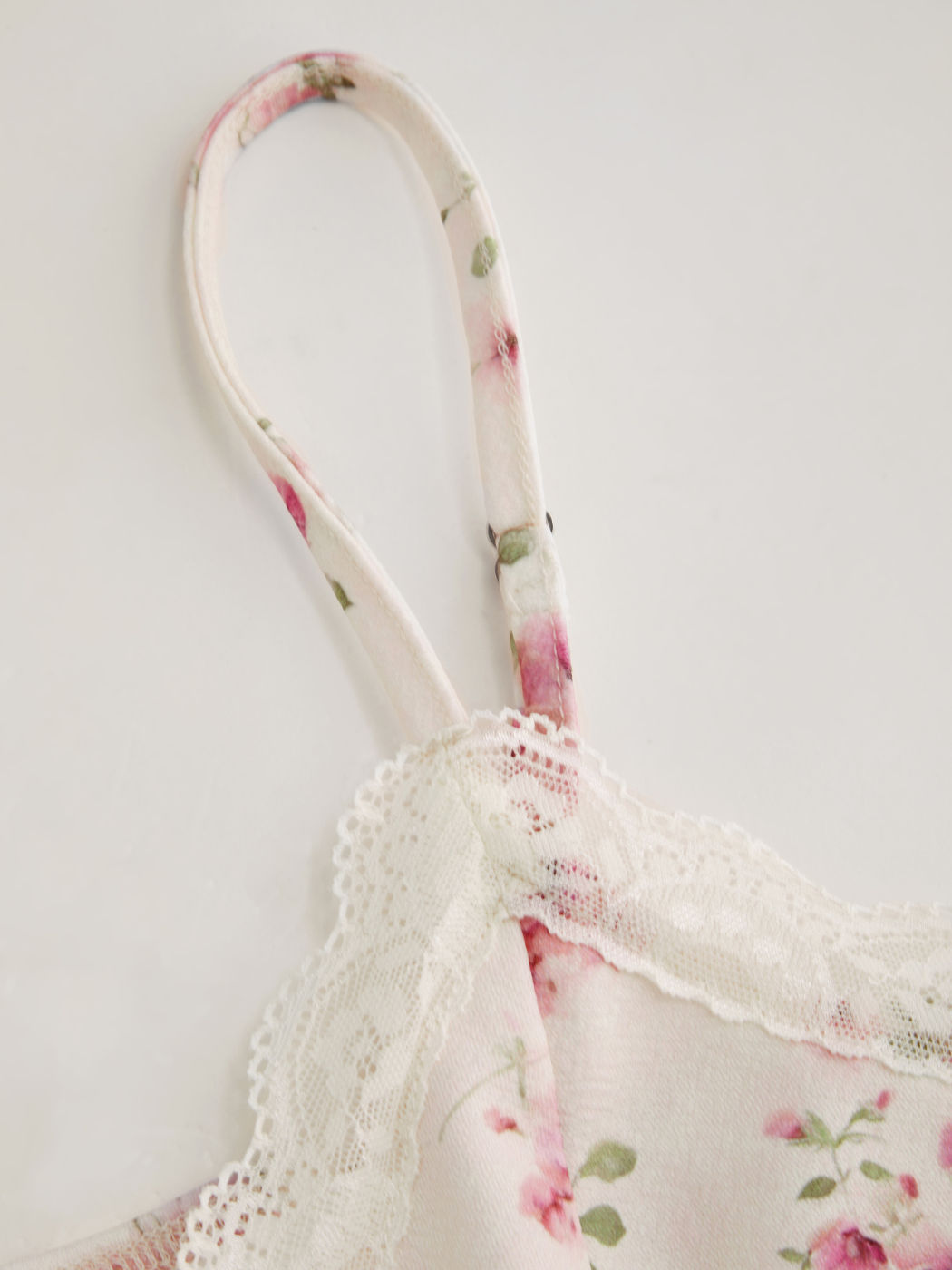 V-Ausschnitt Blumenmuster Knoten Rüschensaum Camisole Oberteil