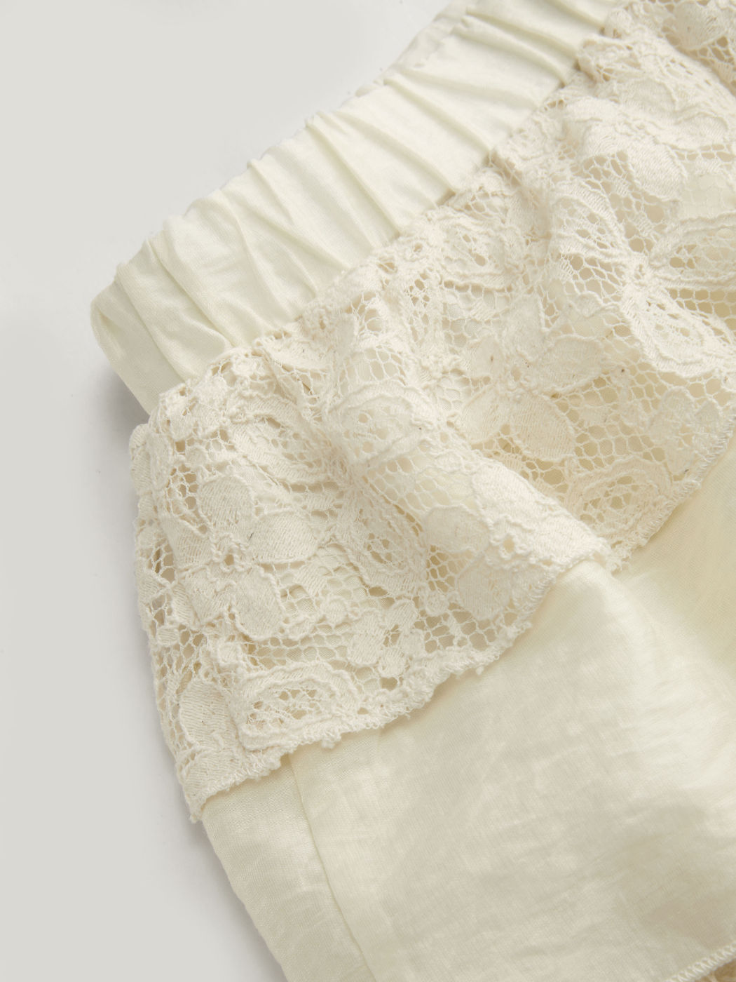 Linen-blend Mid Rise Lace Layered Mini Skirt
