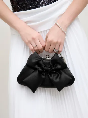 Satin-Clutch-Tasche mit Bogen und metallischer Kettenlasche