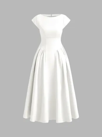 Maxikleid mit Bootshals, Ausschnitt und Spitzen