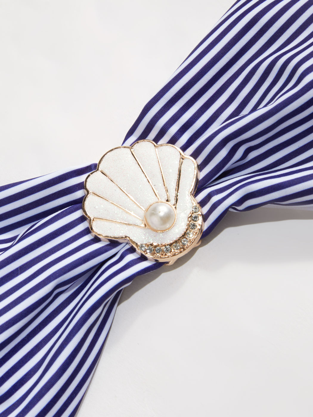 U-neckline Stripe Shell Detail Ruched Bracelet Cheeky Bikini Set