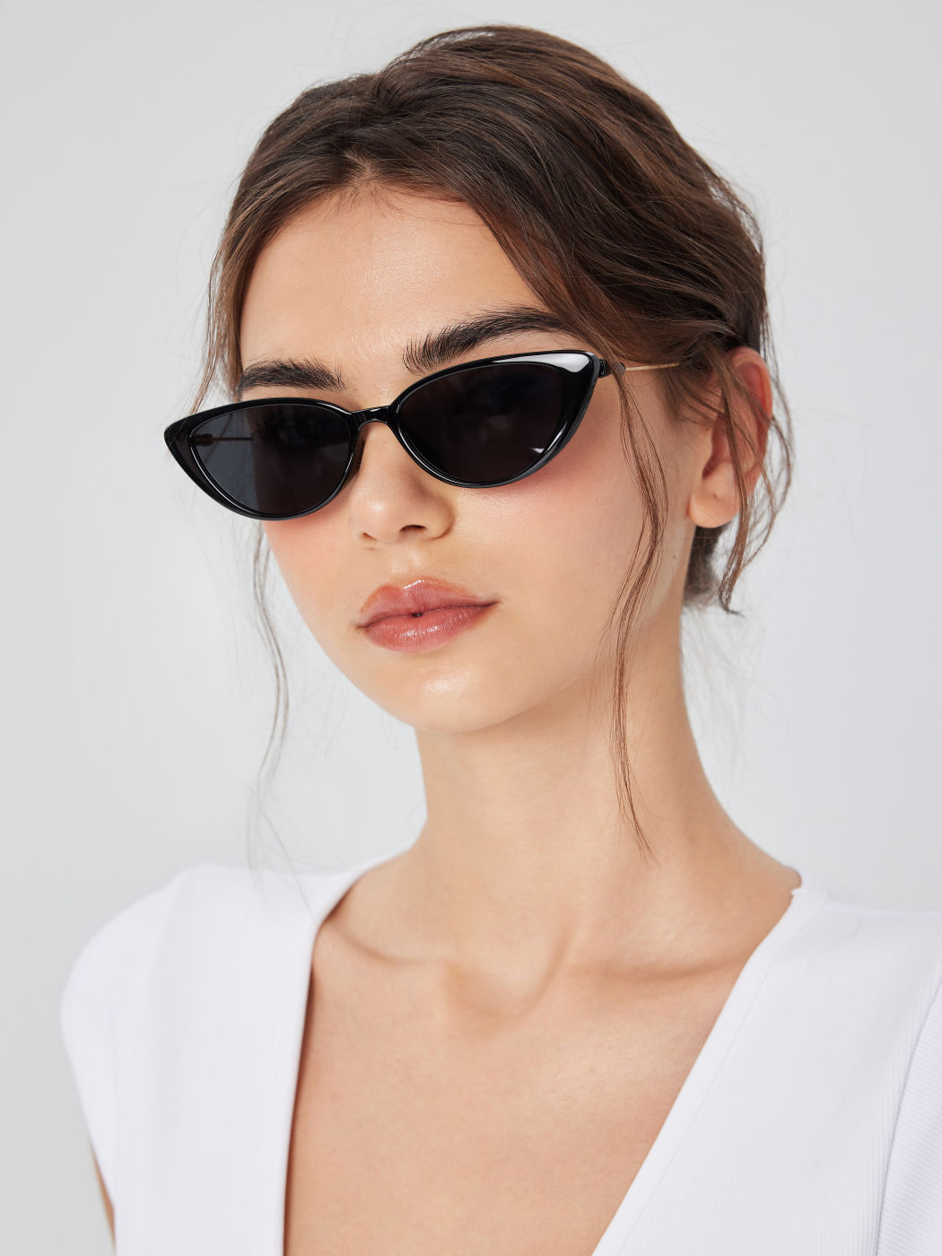 CAT-EYE SUNGLASSES