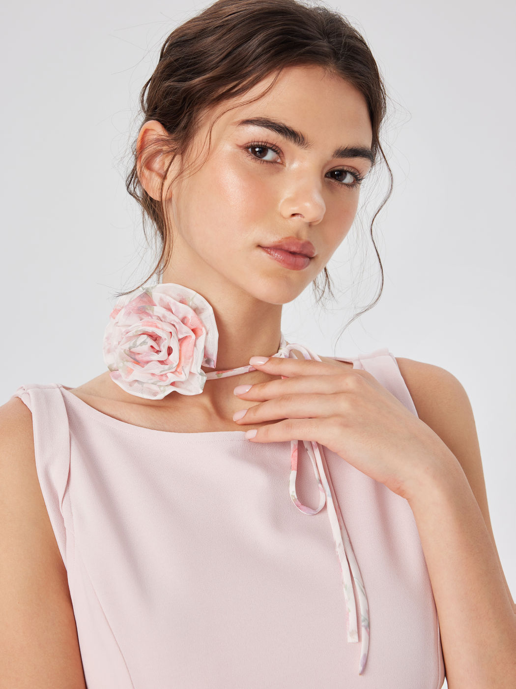 FLORAL PATTERN ROSE LONG NECKLACE