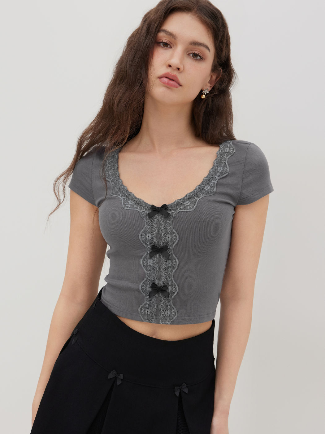 V-Ausschnitt Spitze-Bordüre Schleife Crop Top