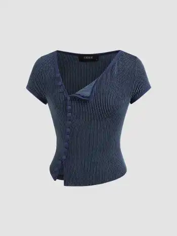 T-Shirt rayé boutonné avec col asymétrique