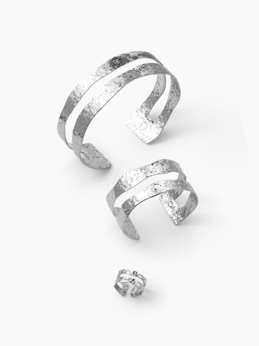 TEXTURED DOUBLE-LAYERED CUFF BRACELET & RING SET