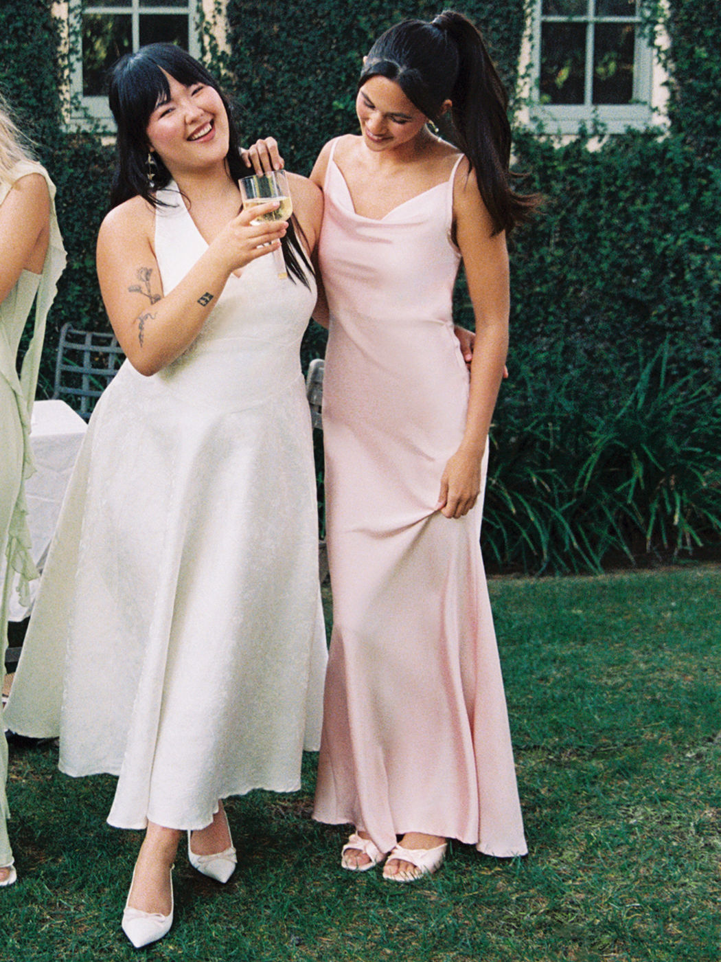 Satin-Cowl-Hals 3D-Blüten-Rusche-Mermaid-Maxikleid