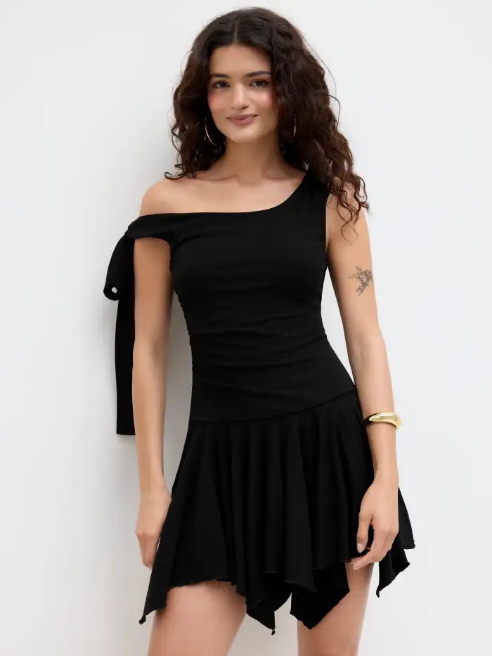 long sleeve bubble hem mini dress in black Cut Out Puff Length = 33Self Kitty Birthday Hello Kitty Color:Daffodil link-clover-short-sleeve-ankle-gown
