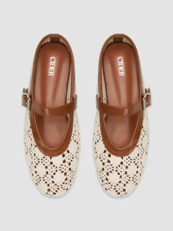 Florale gewebte & Kunstleder-Flachschuhe mit einstellbaren Riemen