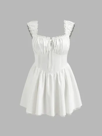 Satin Mini-Kleid mit quadratischem Halsrand, Salatrand, Rüschensaum und Knoten Kurve & Plus