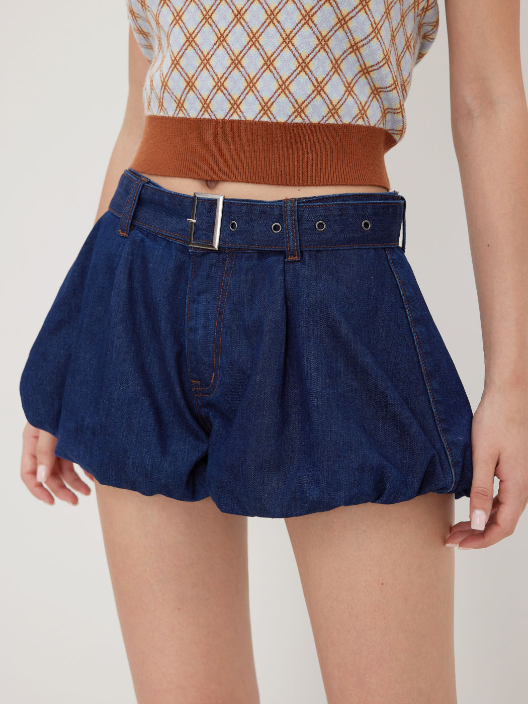 Denim Low Rise Bubble Hem Shorts With Belt