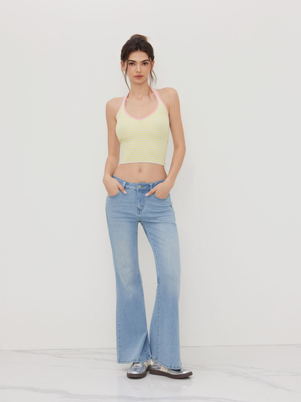 Jeans bootcut a vita bassa elasticizzati in denim di sidro