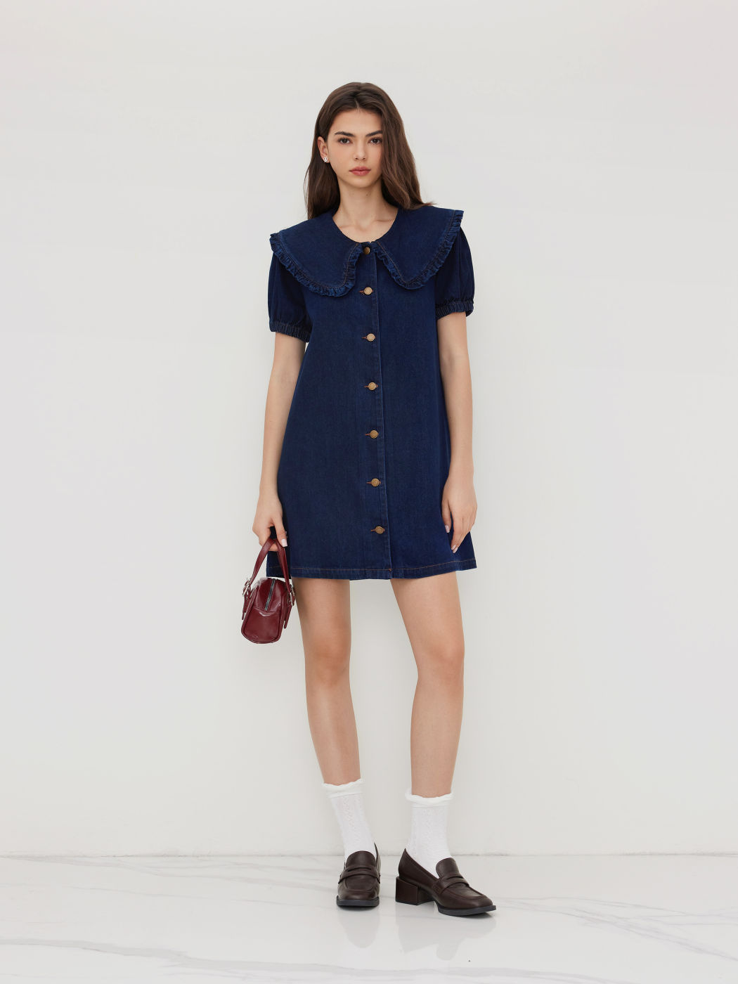 Denim Mini-Kleid mit Peter-Pan-Kragen, Knopfleiste und Ballonsleeves