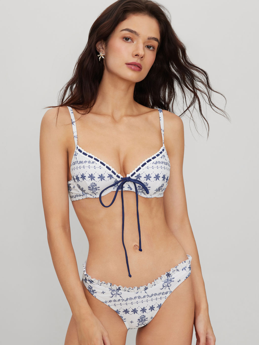V-Ausschnitt Blumenmuster Gebundener Salatrand Badeunterstützung Schalkhaftes Bikini-Set