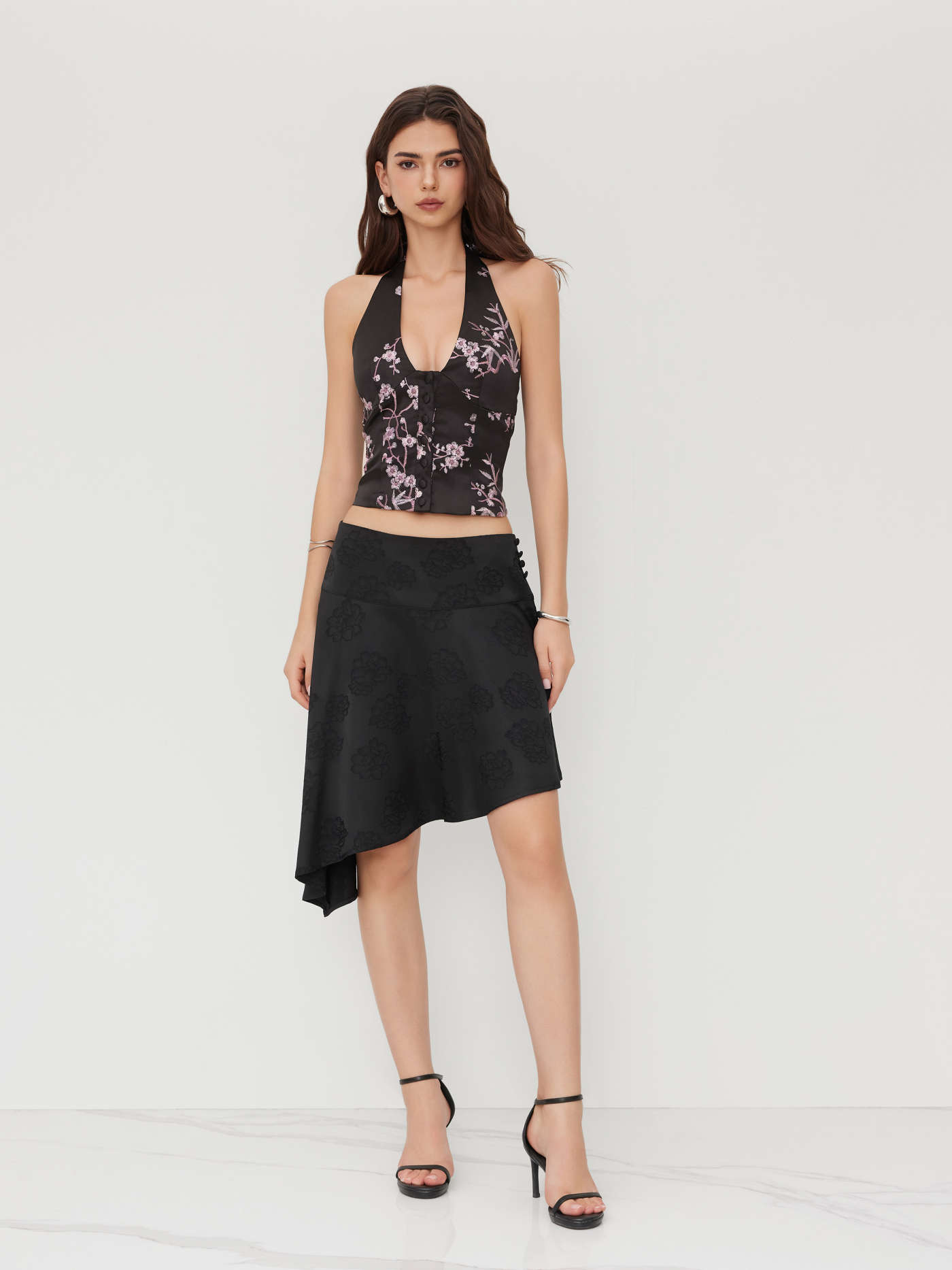 Woven Halter V-Neck Knotted Floral Embroidery Top For Daily Casual