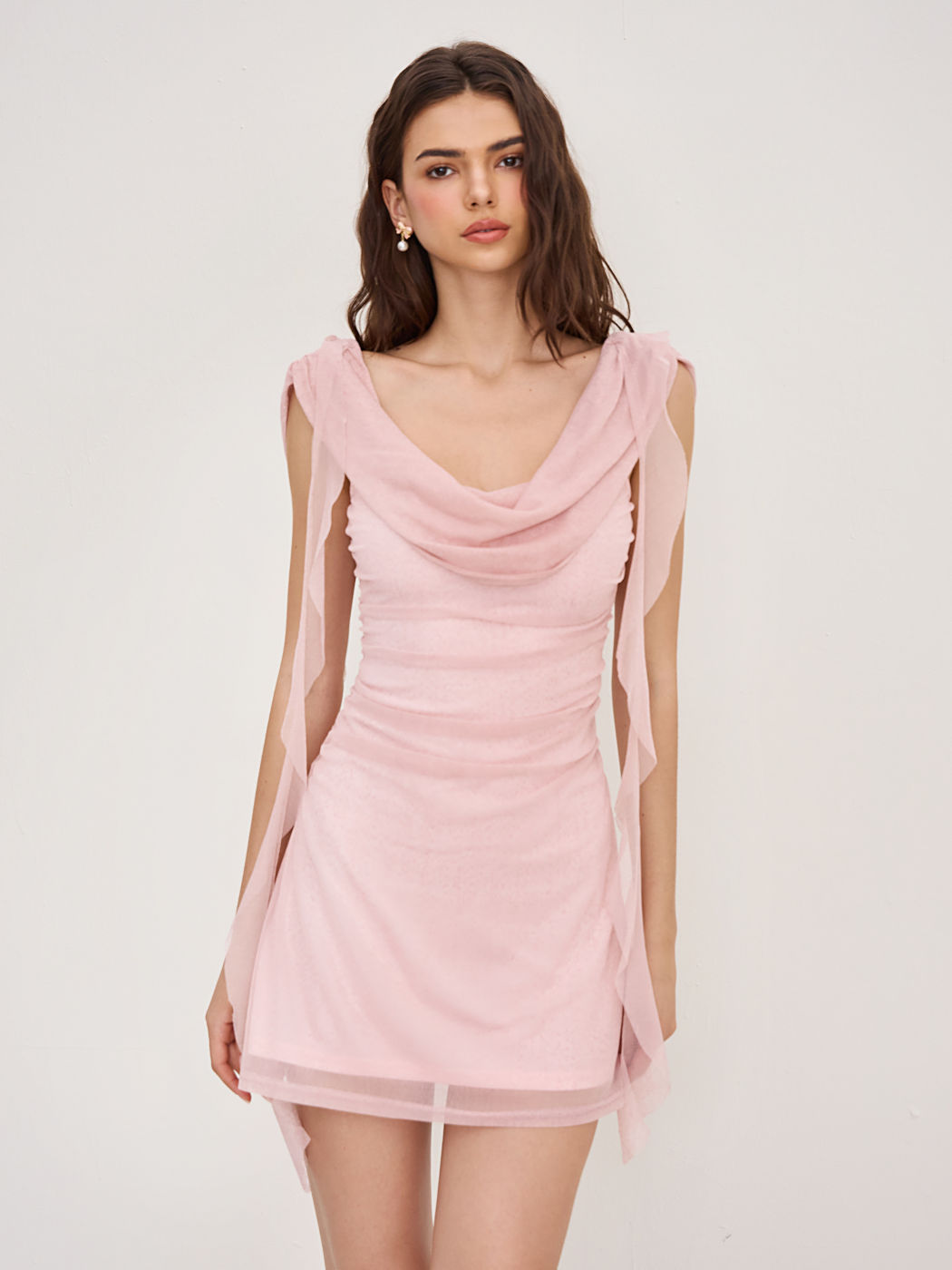 Mini-Kleid aus Mesh mit Rundhalsausschnitt, Rüschen und Strumpfband