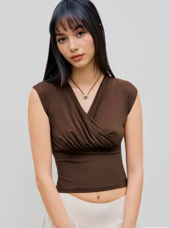 V-Ausschnitt Einfarbiger Wickel Gerüschtes Crop Top