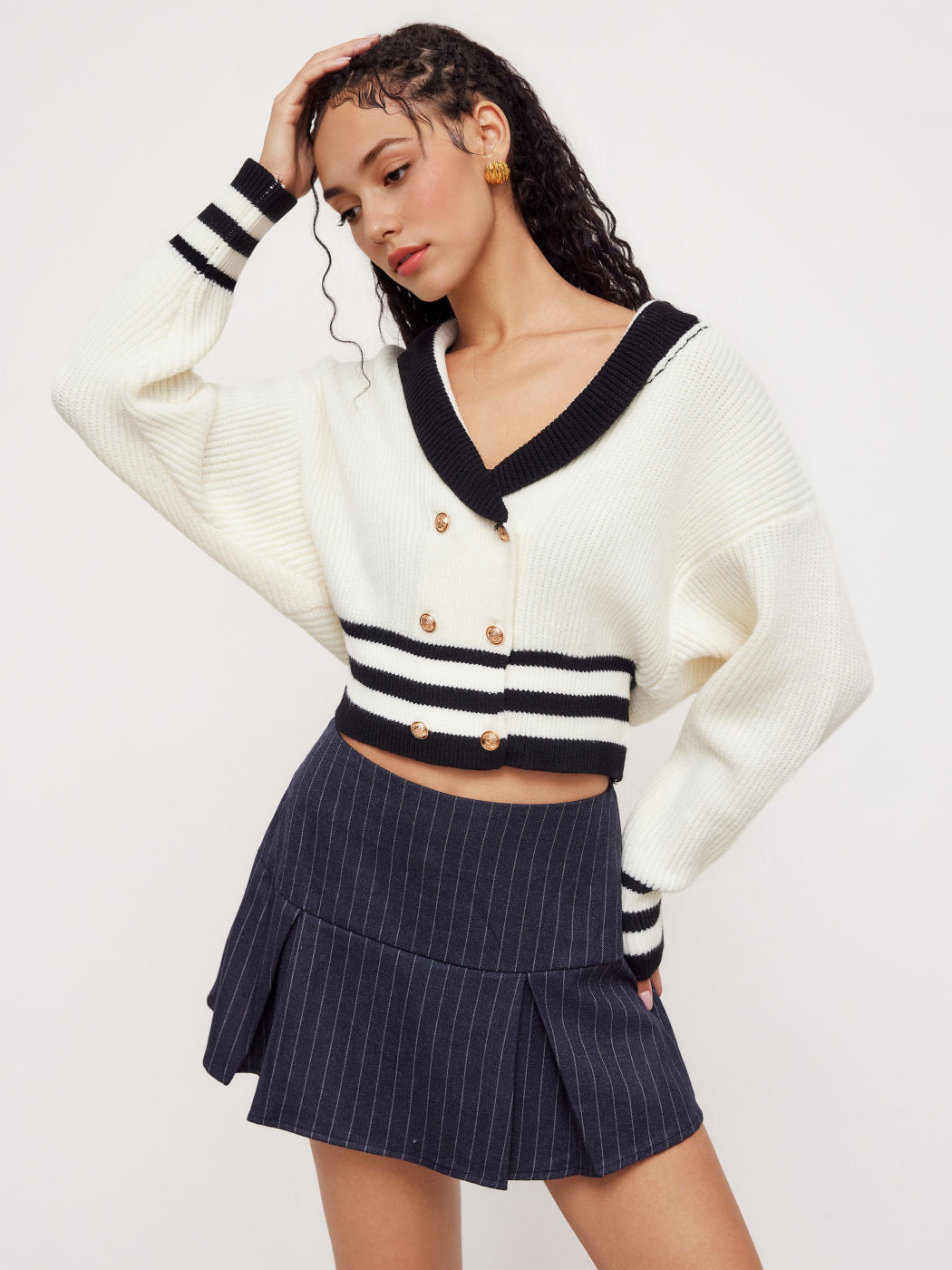 Knit V-neck Solid Button Contrasting Binding Cardigan