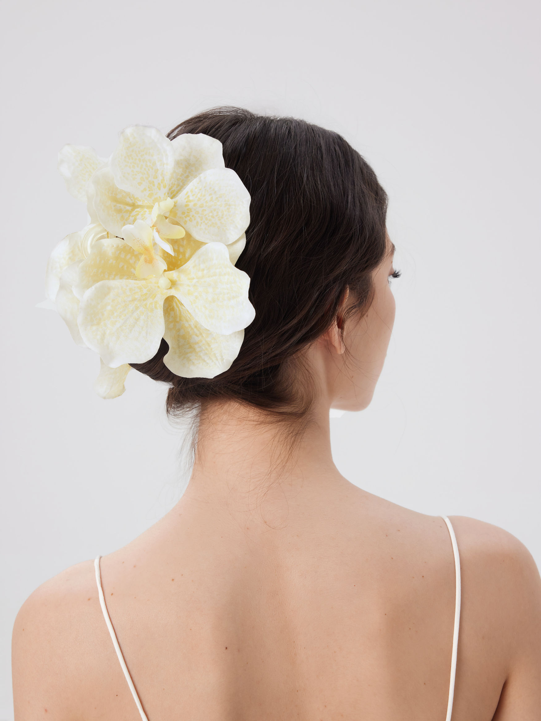 LARGE FLOWER HAIR CLAW