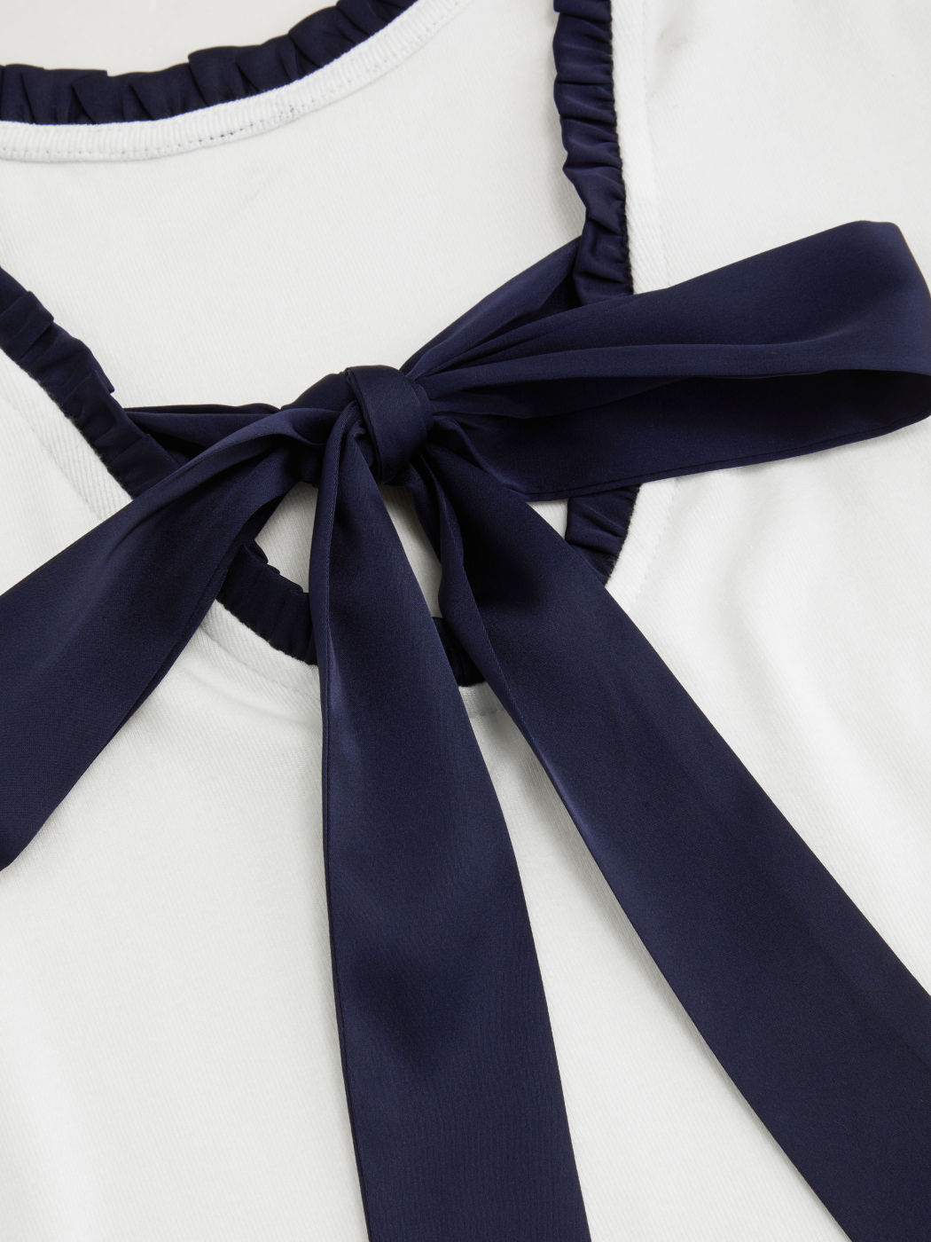 Contrasting Binding Lettuce Trim Bowknot Top