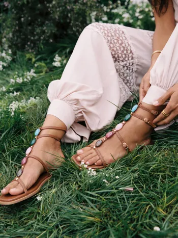 COLORFUL STONE BUCKLE ROMAN SANDALS