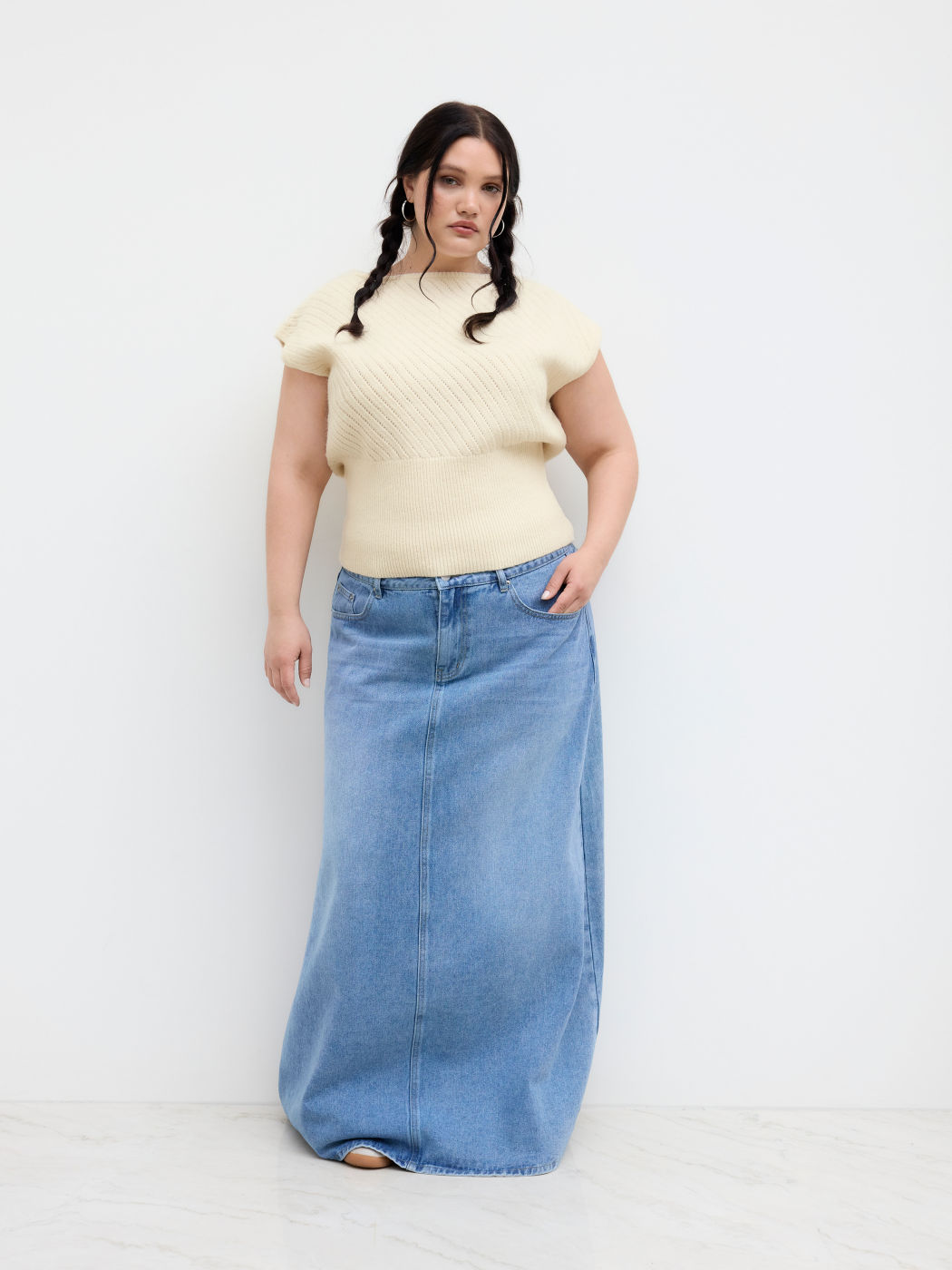 Knitted Round Neckline Vest Curve & Plus