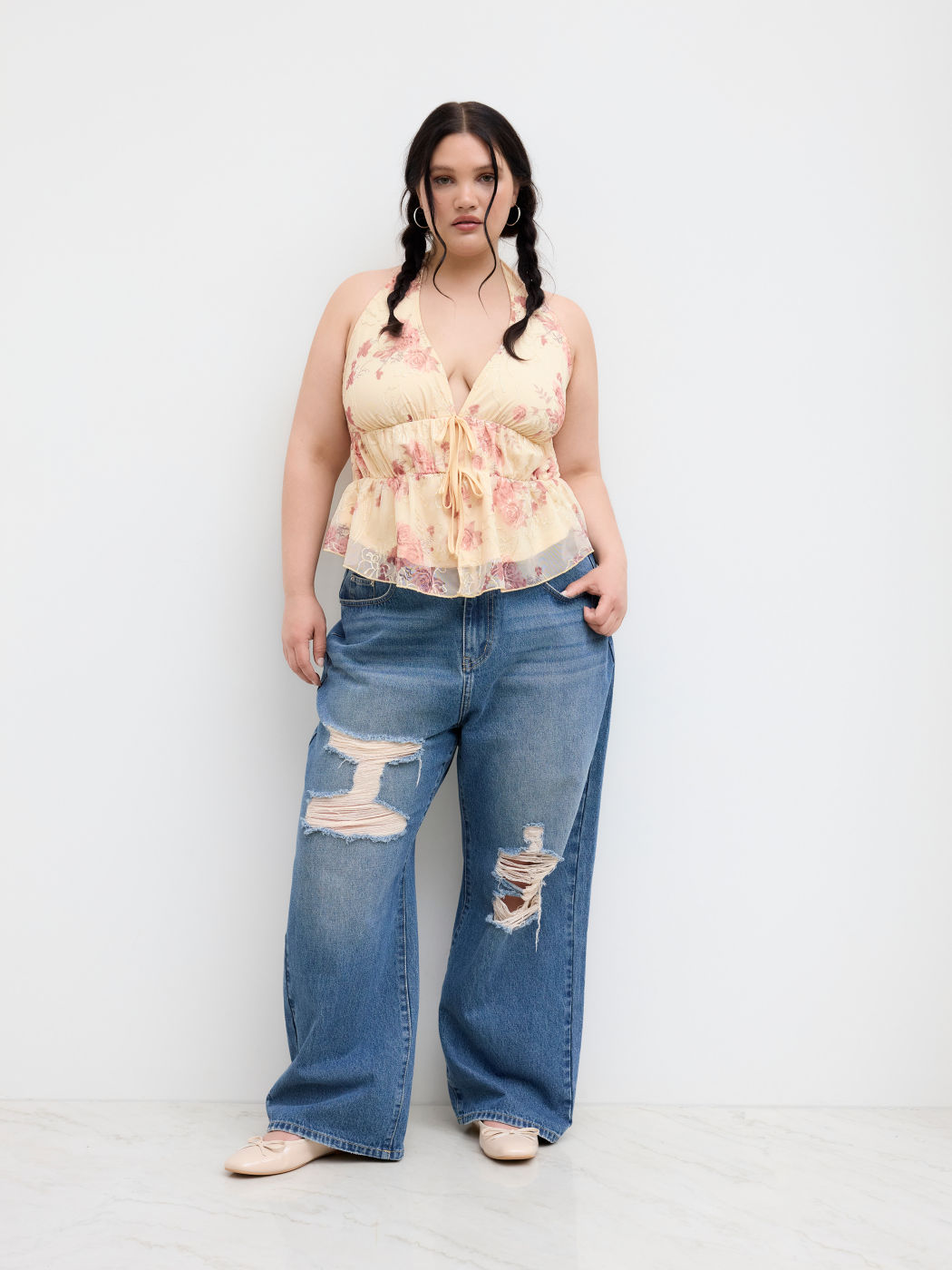 Halter Neckline Floral Knotted Tank Top Curve & Plus