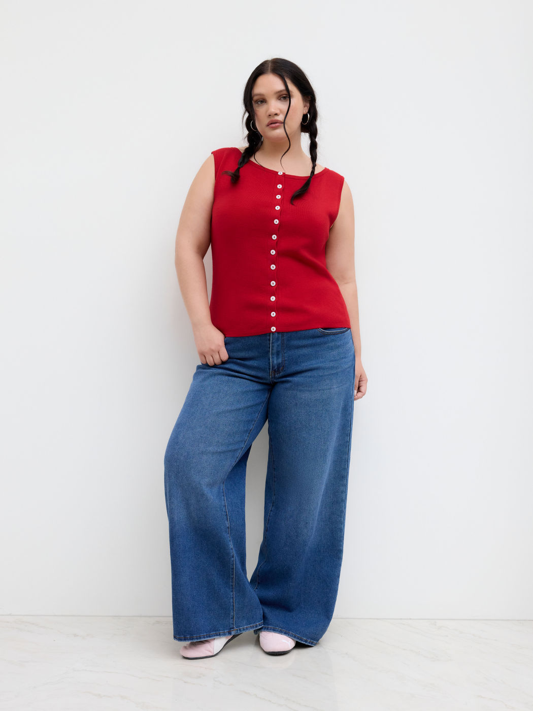 Knit Round Neckline Button Through Vest Curve & Plus