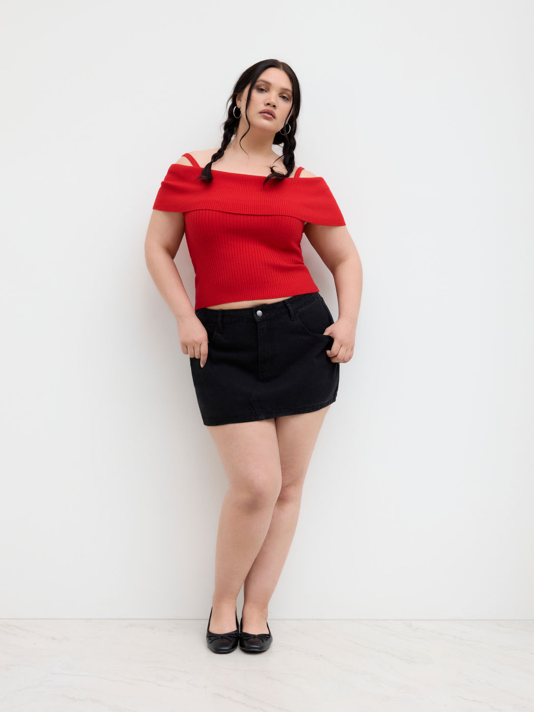 Knit Off-shoulder Knotted Crop Top Curve & Plus