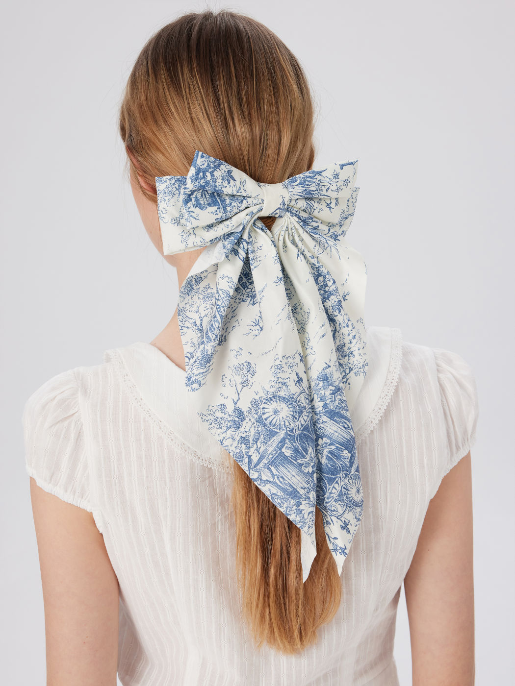 Toile de Jouy All-Over Print Bowknot Hair Clip
