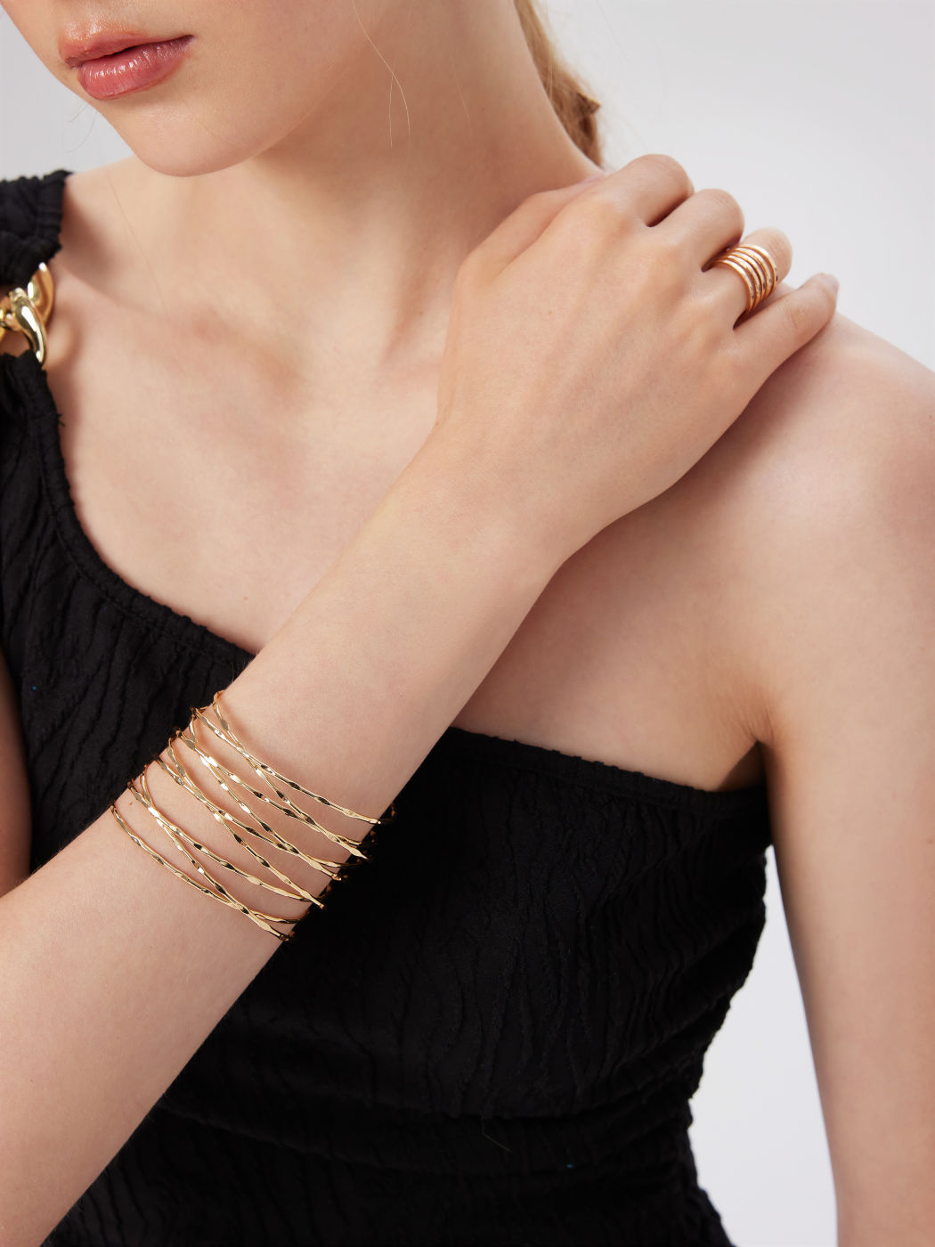 3PCS MULTI-LAYERED METALLIC CIRCLE CUFF BRACELET & OPEN RING SET