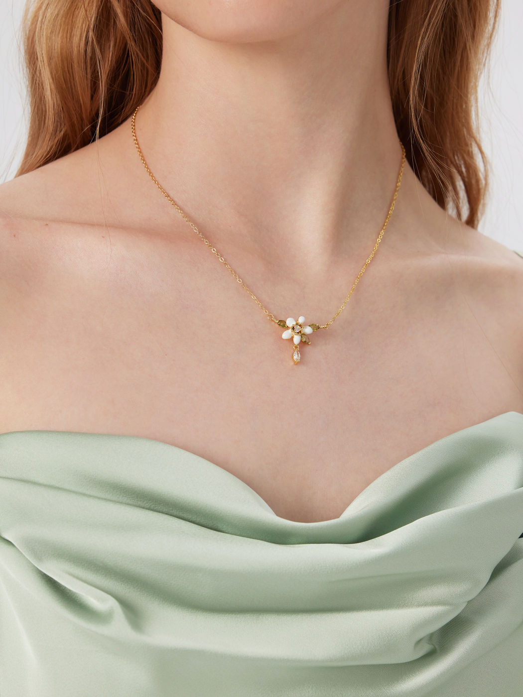 ZIRCON FLORAL PENDANT NECKLACE