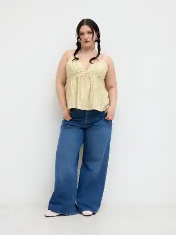 Cotton-blend V-neck Floral Lettuce Trim Ruffle Cami Top Curve & Plus