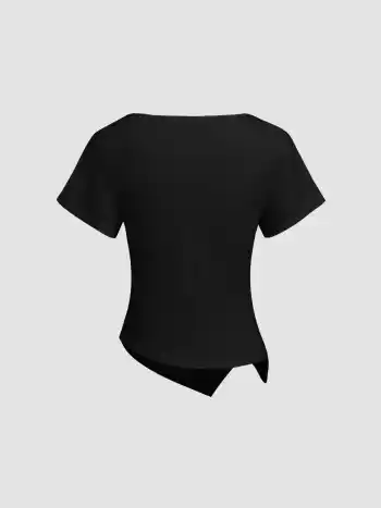 Baumwollmischung-T-Shirt mit Bootsausschnitt, Rüschen und asymmetrischem Saum