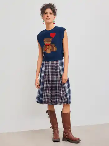 Strickweste mit Rundhalsausschnitt und Schleifen-Bär