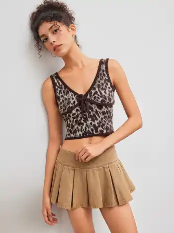 Knitted V-neck Leopard Knotted Crop Top