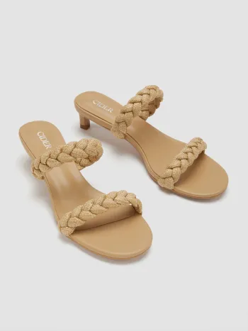 Doppelt gewebte Sandalen mit Riemen