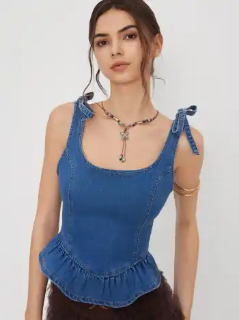Stretch-Denim-Cami-Top mit Rüschensaum und Schleife