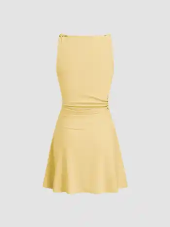 Mini-Kleid mit Bootshals und Knickungen