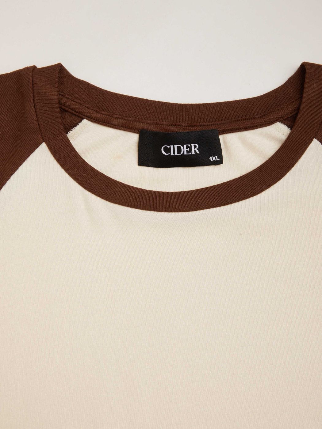Round Neckline Leopard Bowknot Raglan Sleeve Tee Curve & Plus