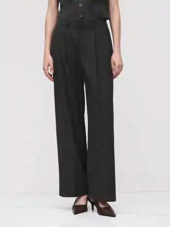 Mid Rise Straight Leg Pleated Trouser 