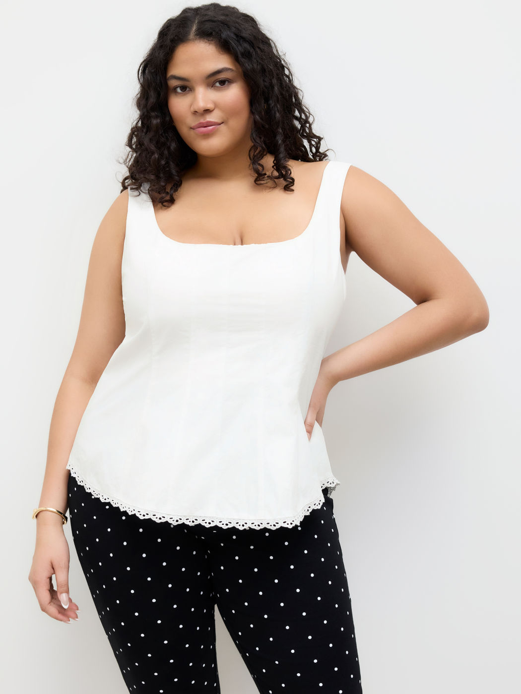 Canotta Curvy & Plus con Scollo a U in Cotone, Orlo con Ricamo Broderie Anglaise e Dettaglio Cut-Out